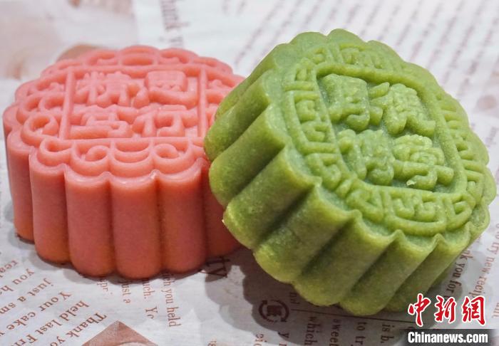 伟德源自英国1946推出“中医元素月饼”